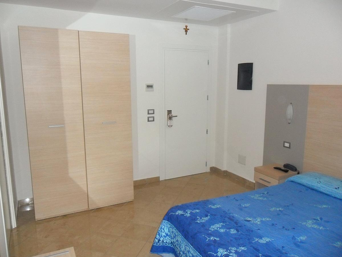 Hotel Etoile Rimini Esterno foto