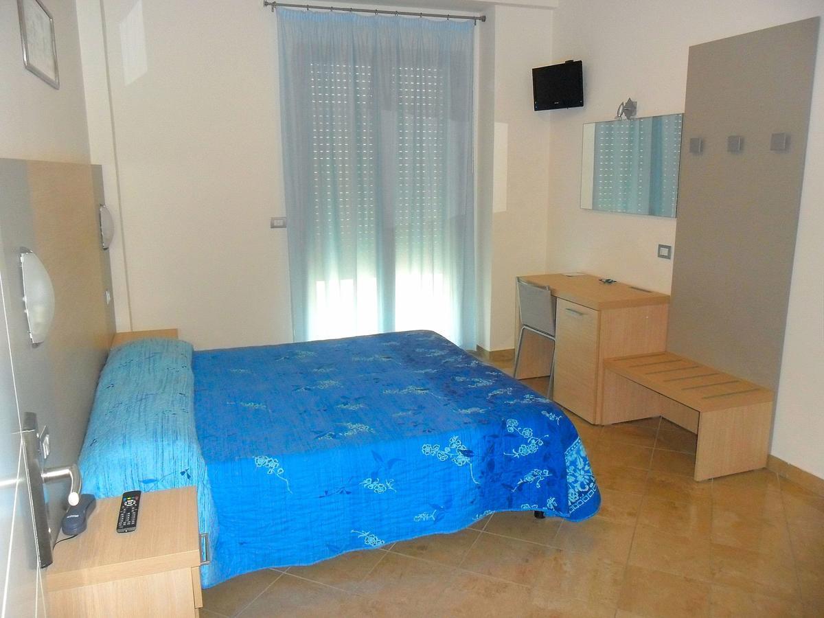 Hotel Etoile Rimini Esterno foto