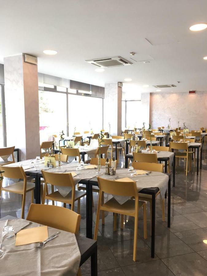 Hotel Etoile Rimini Esterno foto
