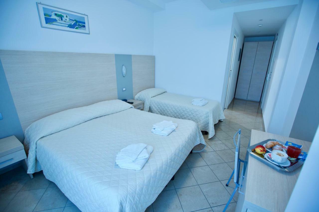 Hotel Etoile Rimini Esterno foto